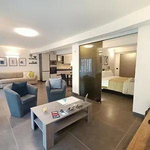 Appartamento Orlando Luxury Open Space, Aeroporto di Catania Fontana Rossa